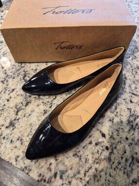 NWOT Black Patent Pointed-Toe Flats from Trotters